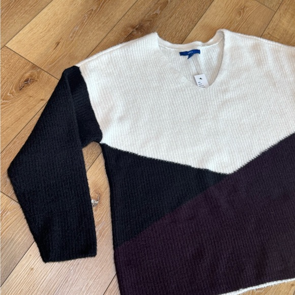 APT. 9 Colorblock V-Neck Sweater Women’s XXL NWT - Picture 4 of 9